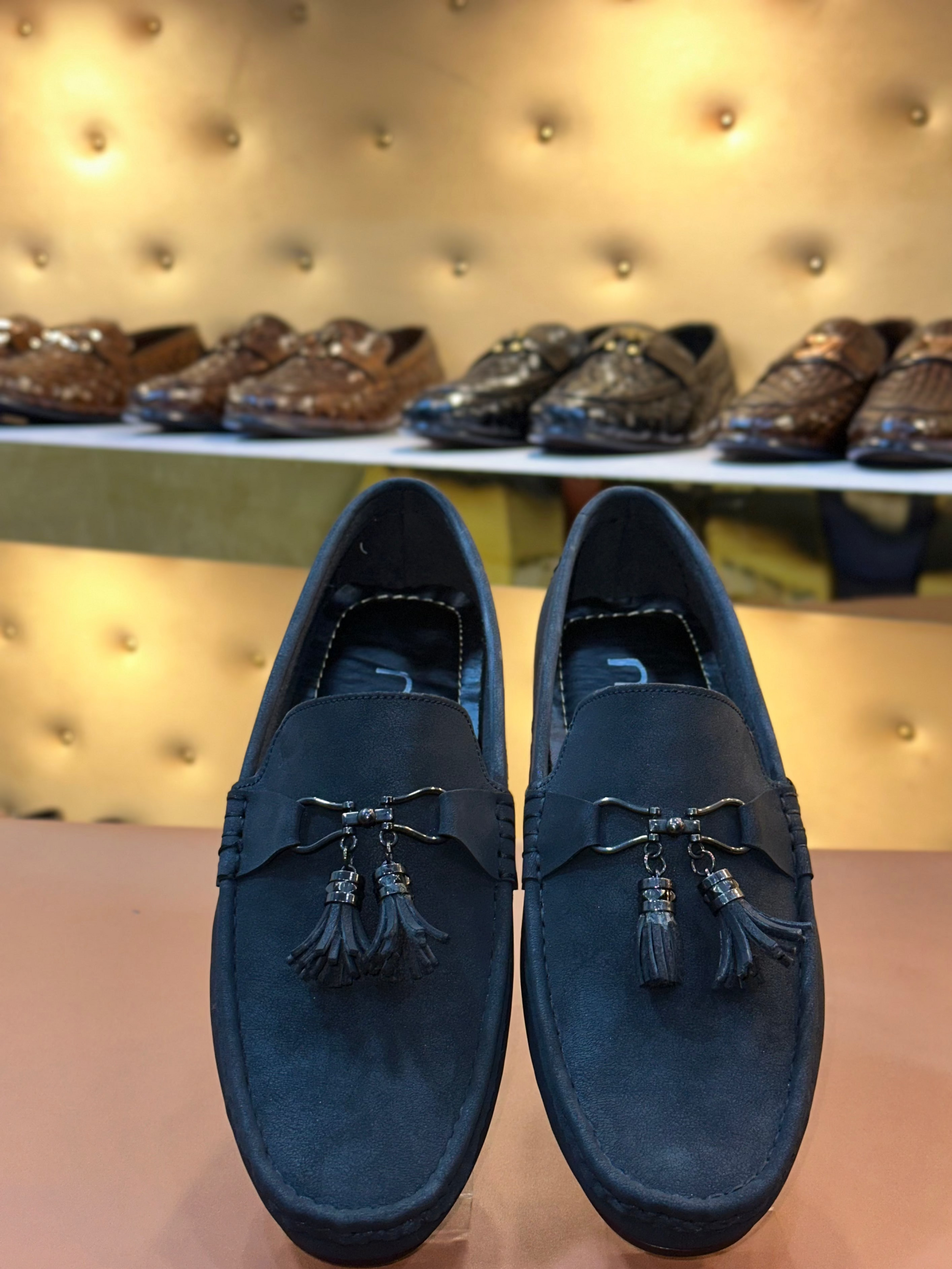 https://mlsstore.pk/products/gu-cci-black-loafers-copy-1