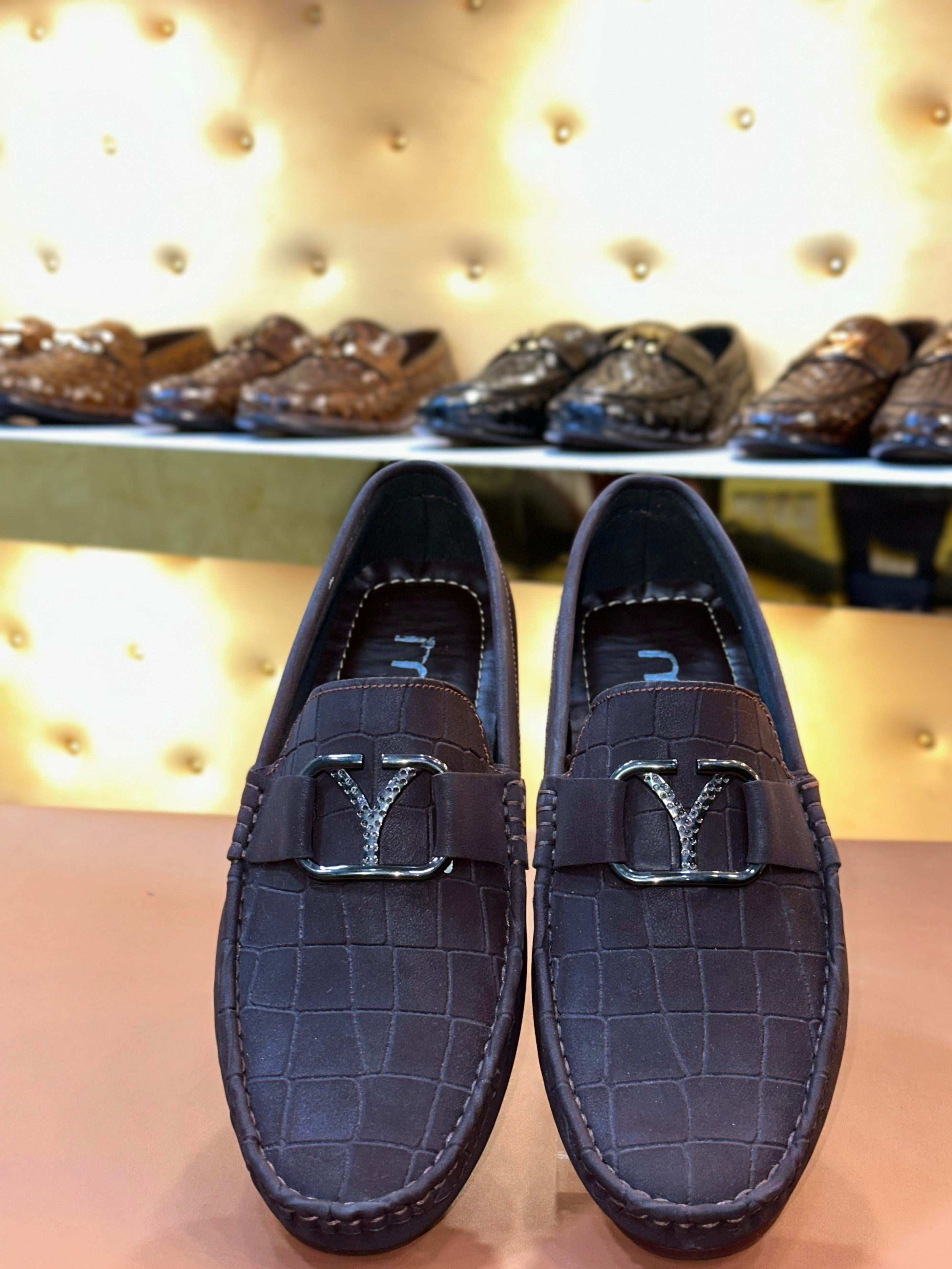 BROWN Y LOAFERS