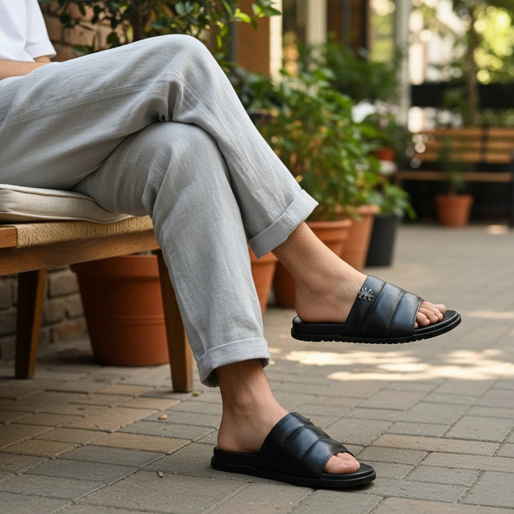 CASUAL BLACK SLIPPER
