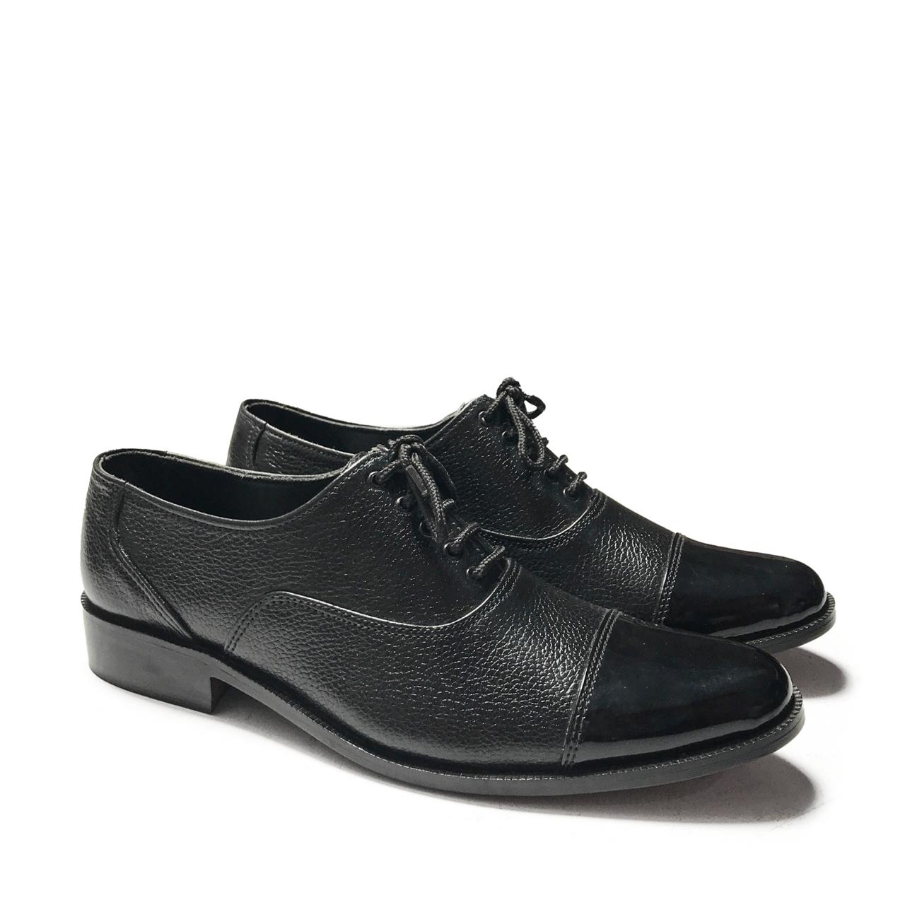BLACK LACED FORMALS